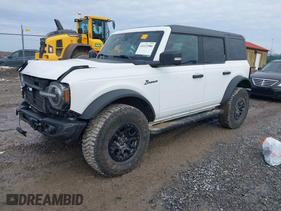 2022 Ford Bronco with VIN 1FMEE5DP5NLB79696, listed as a IAAI auction lot 41472980 with 42,227 mi miles. Bid and sale history available at carsss.com. Image 17.