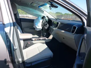 2020 Kia Sportage LX z VIN KNDPMCAC8L7628865, wystawiony jako IAAI lot #42190291 z przebiegiem 72 646 mil mil oraz . Historia ofert i sprzedaży dostępna na DreamBid. Obrazek 5.