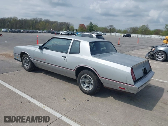 1986 Chevrolet Monte Carlo Sport с VIN 1G1GZ37G2GR208467, выставлен на аукционе IAAI как лот 42120656 с пробегом Не указан миль и . История ставок и продаж доступна на DreamBid. Изображение 3.