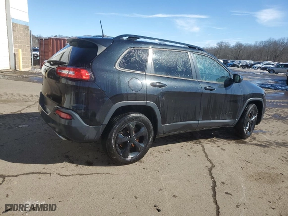 2016 Jeep Cherokee Latitude with VIN 1C4PJMCS7GW154874, listed as a Copart auction lot 45302935 with 171,456 mi miles and Salvage Title. Bid and sale history available at carsss.com. Image 3.
