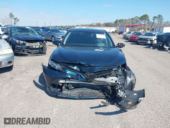 2020 Toyota Camry LE with VIN 4T1C11AK9LU985116, listed as a IAAI auction lot 40798999 with 53,390 mi miles. Bid and sale history available at carsss.com. Image 12.