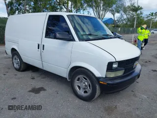 2005 Chevrolet Astro Cargo Van with VIN 1GCDM19X75B102872, listed as a IAAI auction lot 41954195 with 173,627 mi miles. Bid and sale history available at carsss.com. Image 1.