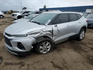 2020 Chevrolet Blazer LT z VIN 3GNKBCRS3LS698990, wystawiony jako Copart lot #49840215 z przebiegiem 81 144 mil mil oraz Szkoda całkowita • Salvage title. Historia ofert i sprzedaży dostępna na DreamBid. Obrazek 1.