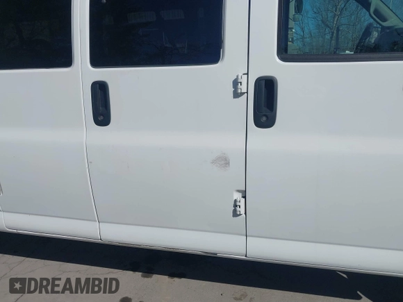 2016 Chevrolet Express Passenger LT with VIN 1GAZGPFGXG1284346, listed as a IAAI auction lot 41844084 with 74,555 mi miles and . Bid and sale history available at DreamBid. Image 6.