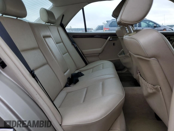 1997 Mercedes-Benz C 230/260/280/320 z VIN WDBHA28E3VF565566, wystawiony jako Copart lot #42641935 z przebiegiem 163 628 mil mil oraz Szkoda całkowita • Salvage title. Historia ofert i sprzedaży dostępna na DreamBid. Obrazek 10.