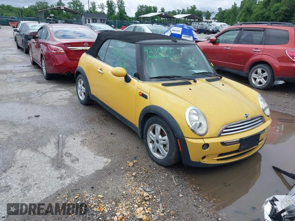 2008 MINI Convertible z VIN WMWRF33578TF67945, wystawiony jako IAAI lot #42315750 z przebiegiem 110 340 mil mil oraz . Historia ofert i sprzedaży dostępna na DreamBid. Obrazek 1.