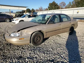 1998 Chevrolet Lumina with VIN 2G1WL52M6W9219020, listed as a Copart auction lot 84216084 with 208,374 mi miles and Salvage Title. Bid and sale history available at DreamBid. Image 1.