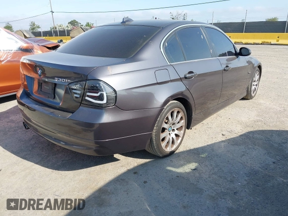 2006 BMW 3 Series 330i with VIN WBAVB335X6KR73650, listed as a IAAI auction lot 42407095 with 140,816 mi miles and . Bid and sale history available at DreamBid. Image 4.
