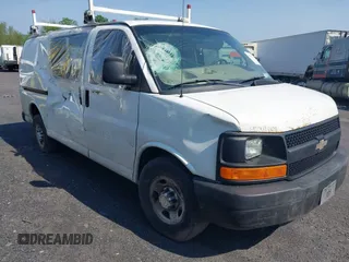 2011 Chevrolet Express Cargo z VIN 1GCWGFCAXB1170313, wystawiony jako IAAI lot #42335031 z przebiegiem 162 777 mil mil oraz . Historia ofert i sprzedaży dostępna na DreamBid. Obrazek 1.