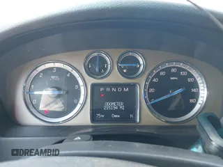 2012 Cadillac Escalade Platinum Edition z VIN 1GYS4DEF5CR208368, wystawiony jako IAAI lot #42275931 z przebiegiem 215 194 mil mil oraz . Historia ofert i sprzedaży dostępna na DreamBid. Obrazek 7.