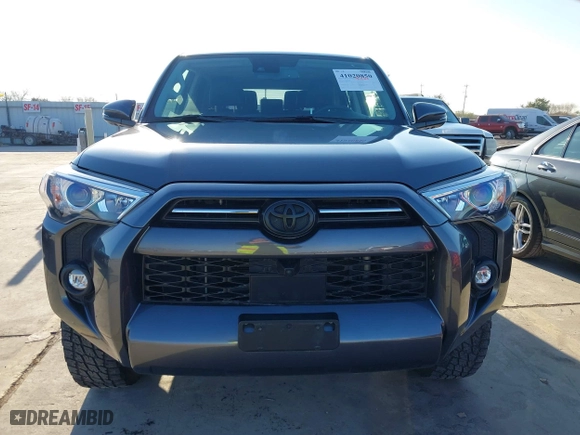 2022 Toyota 4Runner SR5 Premium with VIN JTENU5JR8N5976070, listed as a IAAI auction lot 41020850 with 29,666 mi miles. Bid and sale history available at carsss.com. Image 12.