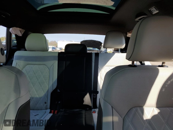 2024 Volkswagen Atlas SEL Premium R-Line with VIN 1V2FE2CA7RC219611, listed as a Copart auction lot 46862235 with 17,570 mi miles and Salvage title. Bid and sale history available at DreamBid. Image 10.