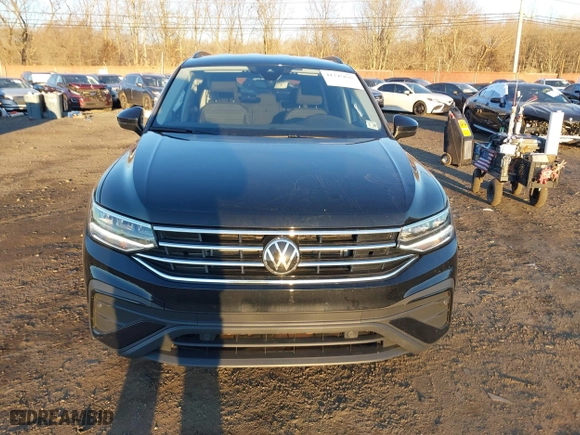 2024 Volkswagen Tiguan S with VIN 3VVRB7AX4RM077794, listed as a IAAI auction lot 41245832 with 12,007 mi miles. Bid and sale history available at carsss.com. Image 12.