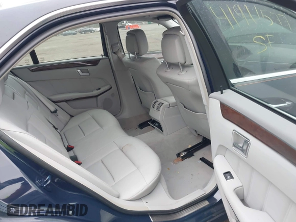 2013 Mercedes-Benz E-Class E 350 Luxury with VIN WDDHF8JB2DA757178, listed as a IAAI auction lot 41911577 with 93,346 mi miles. Bid and sale history available at carsss.com. Image 8.