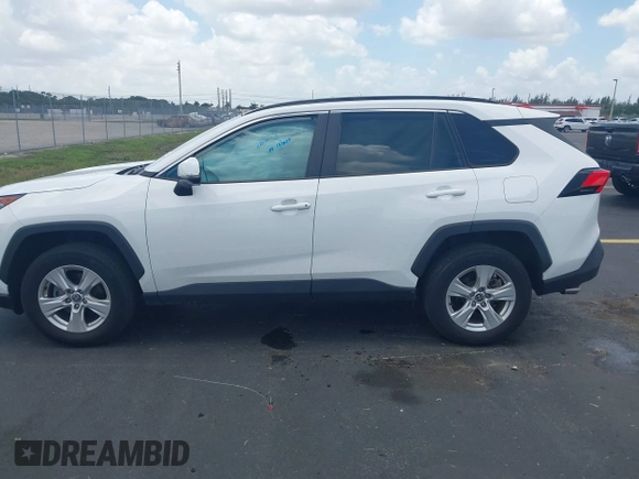 2021 Toyota RAV4 XLE with VIN 2T3W1RFV1MC136218, listed as a IAAI auction lot 42507539 with 32,351 mi miles and . Bid and sale history available at DreamBid. Image 14.