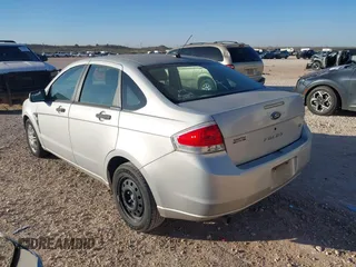 2008 Ford Focus SE with VIN 1FAHP35N98W280472, listed as a IAAI auction lot 41859547 with 178,304 mi miles. Bid and sale history available at carsss.com. Image 3.