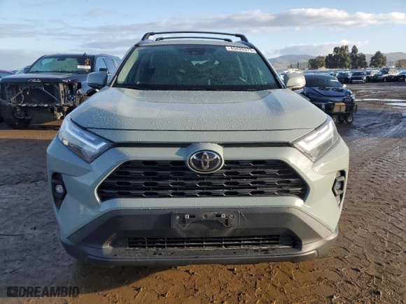 2022 Toyota RAV4 XLE Premium with VIN 2T3C1RFV9NW238367, listed as a Copart auction lot 45426375 with 35,213 mi miles and Salvage Title. Bid and sale history available at carsss.com. Image 5.