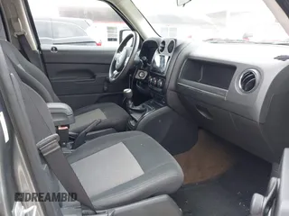 2014 Jeep Patriot Sport with VIN 1C4NJPBA7ED529723, listed as a IAAI auction lot 41971183 with 91,737 mi miles. Bid and sale history available at carsss.com. Image 5.