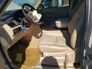 2007 Cadillac Escalade EXT with VIN 3GYFK62847G294013, listed as a Copart auction lot 47945395 with 180,577 mi miles and Salvage Title. Bid and sale history available at carsss.com. Image 7.
