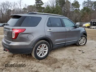 2014 Ford Explorer XLT with VIN 1FM5K7D83EGB22273, listed as a Copart auction lot 83328454 with 136,003 mi miles and Salvage Title. Bid and sale history available at carsss.com. Image 3.