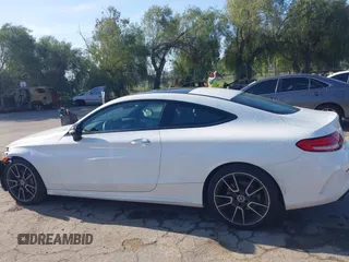 2019 Mercedes-Benz C 300 с VIN WDDWJ8DB1KF844216, выставлен на аукционе IAAI как лот 41824556 с пробегом 104 530 миль миль и . История ставок и продаж доступна на DreamBid. Изображение 15.