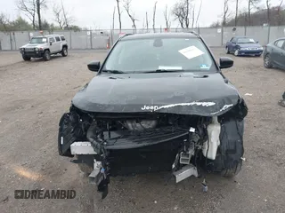 2018 Jeep Compass Latitude z VIN 3C4NJDBB8JT169275, wystawiony jako IAAI lot #41949613 z przebiegiem 56 403 mil mil oraz . Historia ofert i sprzedaży dostępna na DreamBid. Obrazek 13.