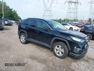 2021 Toyota RAV4 XLE with VIN 2T3P1RFV5MW228015, listed as a IAAI auction lot 42613804 with 28,028 mi miles and . Bid and sale history available at DreamBid. Image 1.