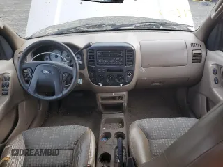 2001 Ford Escape XLS with VIN 1FMYU02111KA37010, listed as a Copart auction lot 52328415 with 312,425 mi miles and Salvage title. Bid and sale history available at DreamBid. Image 8.