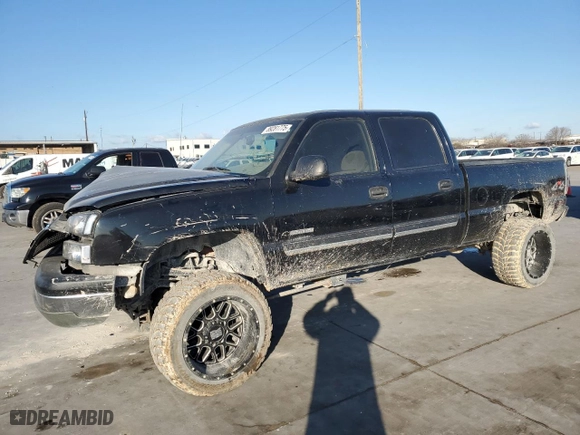 2003 Chevrolet Silverado 1500HD LT with VIN 1GCGK13UX3F135176, listed as a Copart auction lot 89281775 with 295,017 mi miles and Salvage Title. Bid and sale history available at carsss.com. Image 1.