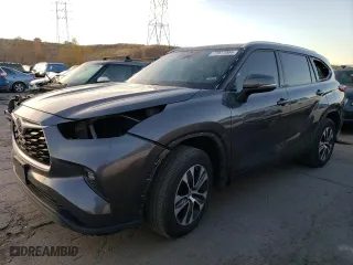 2022 Toyota Highlander XLE with VIN 5TDHZRBH0NS579432, listed as a Copart auction lot 77977004 with 18,770 mi miles and Clean Title. Bid and sale history available at carsss.com. Image 1.