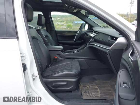 2024 Jeep Grand Cherokee Altitude z VIN 1C4RJKAG7R8607555, wystawiony jako IAAI lot #42162453 z przebiegiem 14 802 mil mil oraz . Historia ofert i sprzedaży dostępna na DreamBid. Obrazek 5.