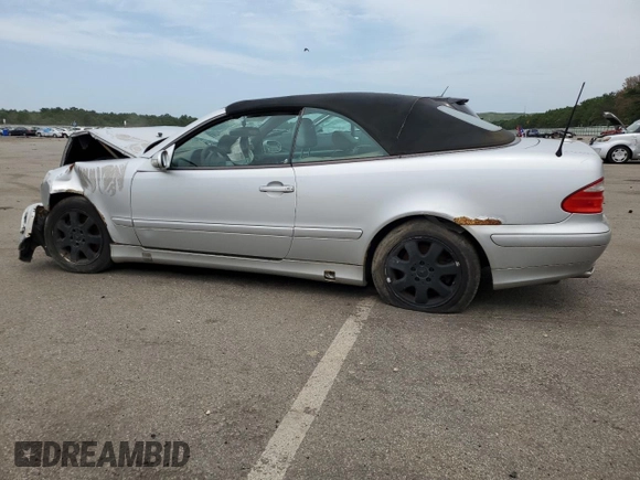 2001 Mercedes-Benz CLK 320 z VIN WDBLK65G21T069416, wystawiony jako Copart lot #52275545 z przebiegiem Nie podano mil oraz Nie do naprawy. Historia ofert i sprzedaży dostępna na DreamBid. Obrazek 2.