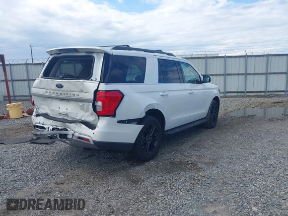 2024 Ford Expedition XLT with VIN 1FMJU1H87REA59678, listed as a IAAI auction lot 42253943 with 20,409 mi miles and . Bid and sale history available at DreamBid. Image 4.
