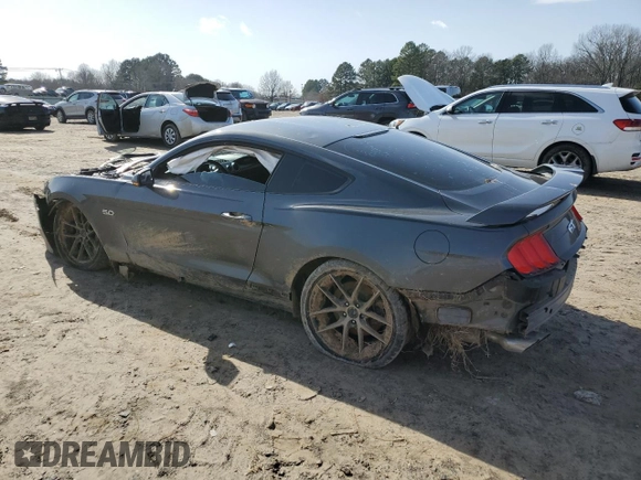 2018 Ford Mustang GT z VIN 1FA6P8CF0J5142296, wystawiony jako Copart lot #42128105 z przebiegiem 70 711 mil mil oraz Szkoda całkowita • Salvage title. Historia ofert i sprzedaży dostępna na DreamBid. Obrazek 2.
