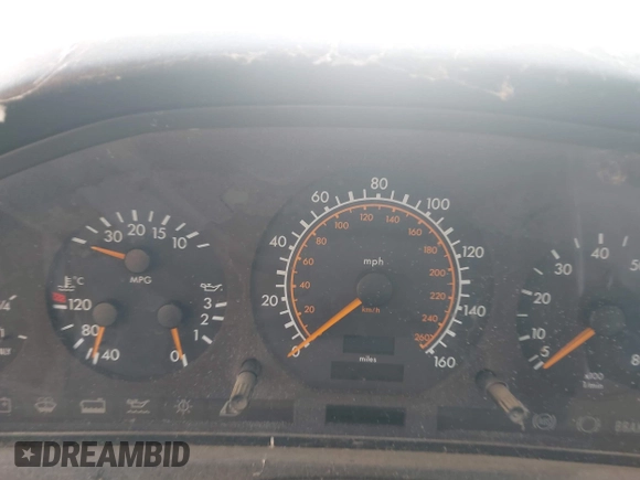 1991 Mercedes-Benz 300 with VIN WDBFA61E5MF031895, listed as a IAAI auction lot 41999490 with Not Provided miles and . Bid and sale history available at DreamBid. Image 7.