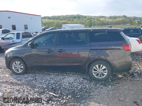 2017 Kia Sedona LX with VIN KNDMB5C11H6230541, listed as a IAAI auction lot 42034761 with 171,495 mi miles. Bid and sale history available at carsss.com. Image 14.