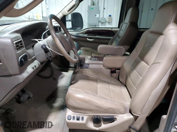 2003 Ford Excursion Limited z VIN 1FMSU43P93EC24089, wystawiony jako Copart lot #82779674 z przebiegiem 273 947 mil mil oraz Czysty tytuł • Clean title. Historia ofert i sprzedaży dostępna na DreamBid. Obrazek 7.