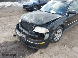 2003 Volkswagen Passat GLX with VIN WVWYH63B23E073924, listed as a IAAI auction lot 41447079 with 160,263 mi miles. Bid and sale history available at carsss.com. Image 12.