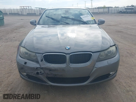 2011 BMW 3 Series 328i xDrive z VIN WBAPK5C52BF123454, wystawiony jako IAAI lot #42108474 z przebiegiem 111 165 mil mil oraz . Historia ofert i sprzedaży dostępna na DreamBid. Obrazek 12.