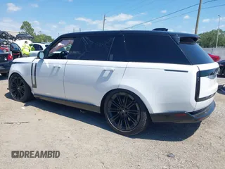 2024 Land Rover Range Rover Autobiography z VIN SALK1BE92RA209166, wystawiony jako IAAI lot #42033486 z przebiegiem 16 084 mil mil oraz . Historia ofert i sprzedaży dostępna na DreamBid. Obrazek 3.