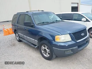 2003 Ford Expedition Special Service with VIN 1FMPU15L13LB57143, listed as a IAAI auction lot 42031718 with 516,600 mi miles. Bid and sale history available at carsss.com. Image 1.