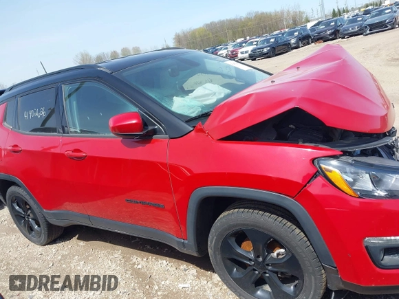 2019 Jeep Compass Altitude z VIN 3C4NJDBB3KT806607, wystawiony jako IAAI lot #41402626 z przebiegiem Nie podano mil oraz . Historia ofert i sprzedaży dostępna na DreamBid. Obrazek 13.