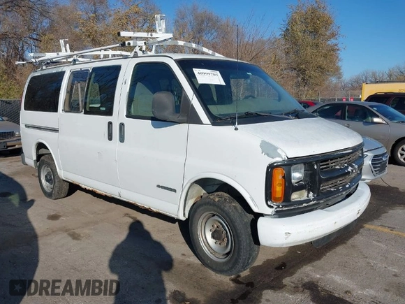 2001 Chevrolet City Express Cargo z VIN 1GNGG25R911208054, wystawiony jako IAAI lot #40999785 z przebiegiem 238 227 mil mil oraz . Historia ofert i sprzedaży dostępna na DreamBid. Obrazek 1.