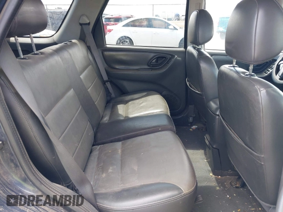 2004 Ford Escape XLT z VIN 1FMYU03144KA97818, wystawiony jako IAAI lot #42213241 z przebiegiem 183 280 mil mil oraz . Historia ofert i sprzedaży dostępna na DreamBid. Obrazek 8.