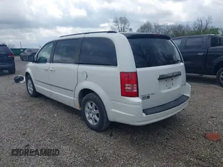2010 Chrysler Town & Country Touring with VIN 2A4RR5D19AR432617, listed as a IAAI auction lot 42059653 with 189,582 mi miles. Bid and sale history available at carsss.com. Image 3.