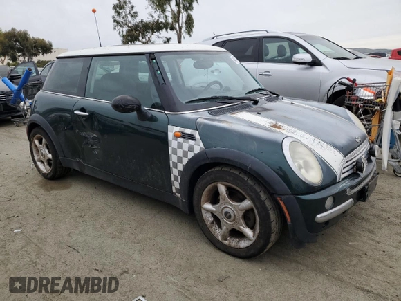 2003 MINI Hardtop с VIN WMWRC33493TE14900, выставлен на аукционе Copart как лот 44817555 с пробегом 105 103 миль миль и Списание • Salvage title. История ставок и продаж доступна на DreamBid. Изображение 4.