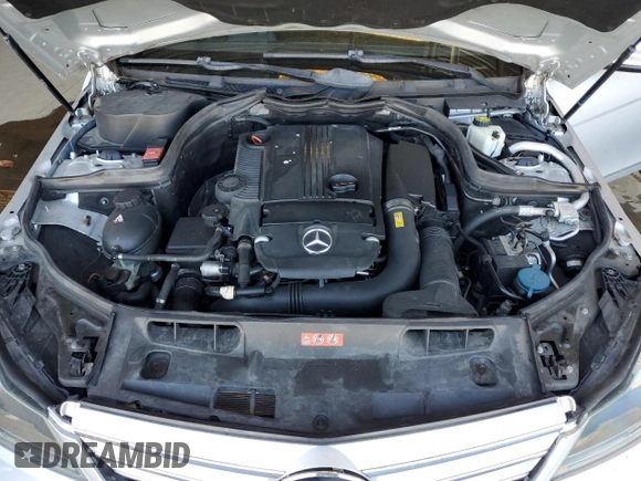 2012 Mercedes-Benz C 250 Sport с VIN WDDGF4HBXCR221640, выставлен на аукционе Copart как лот 62794345 с пробегом 85 561 миль миль и Чистый • Clean title. История ставок и продаж доступна на DreamBid. Изображение 11.