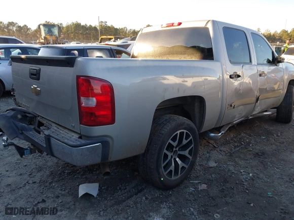 2007 Chevrolet Silverado 1500 LT w/1LT with VIN 2GCEC13C371610255, listed as a IAAI auction lot 41343352 with 191,077 mi miles. Bid and sale history available at carsss.com. Image 4.
