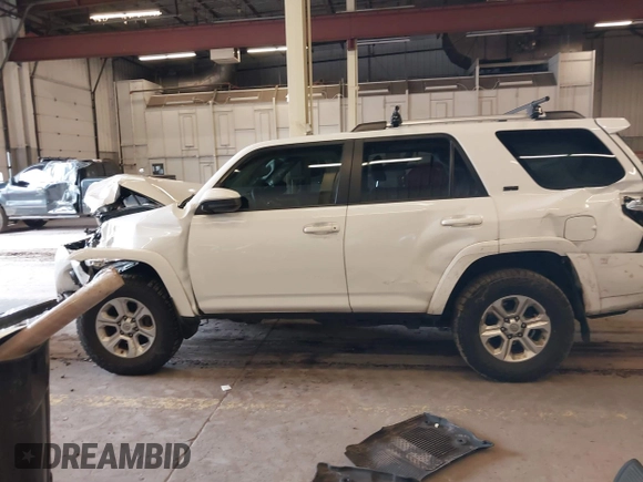 2021 Toyota 4Runner SR5 z VIN JTEMU5JR0M5902037, wystawiony jako IAAI lot #41998628 z przebiegiem 102 931 mil mil oraz . Historia ofert i sprzedaży dostępna na DreamBid. Obrazek 15.