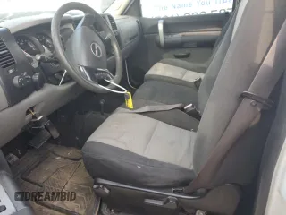 2008 GMC Sierra 3500HD DRW SLE2 z VIN 1GTJK33688F205851, wystawiony jako Copart lot #77532264 z przebiegiem 196 137 mil mil oraz Czysty tytuł • Clean title. Historia ofert i sprzedaży dostępna na DreamBid. Obrazek 7.